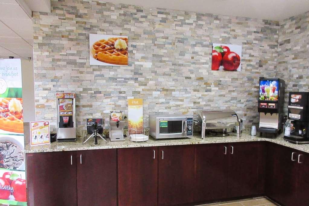 מונטיגל Quality Inn מסעדה תמונה