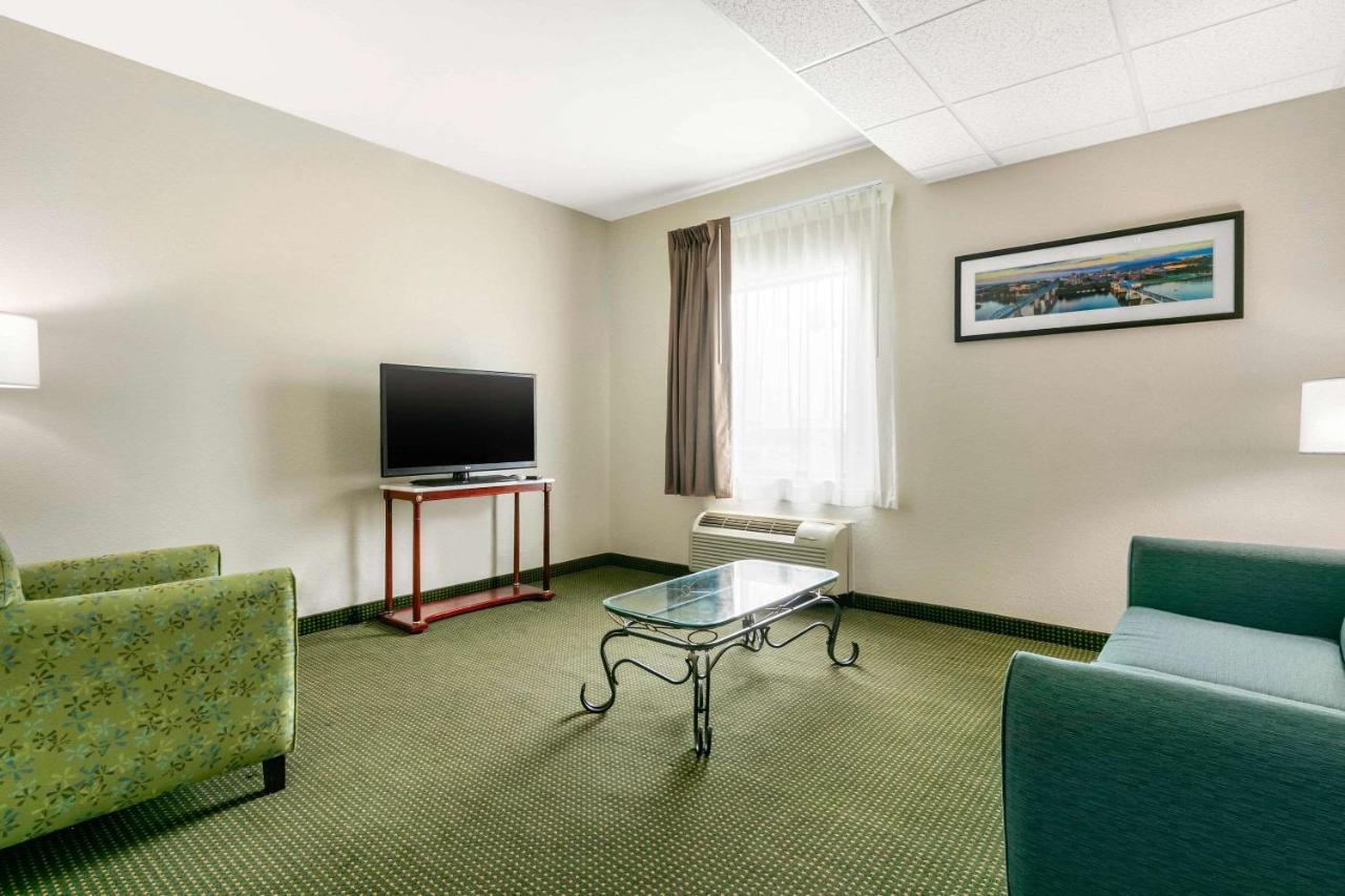 מונטיגל Quality Inn מראה חיצוני תמונה