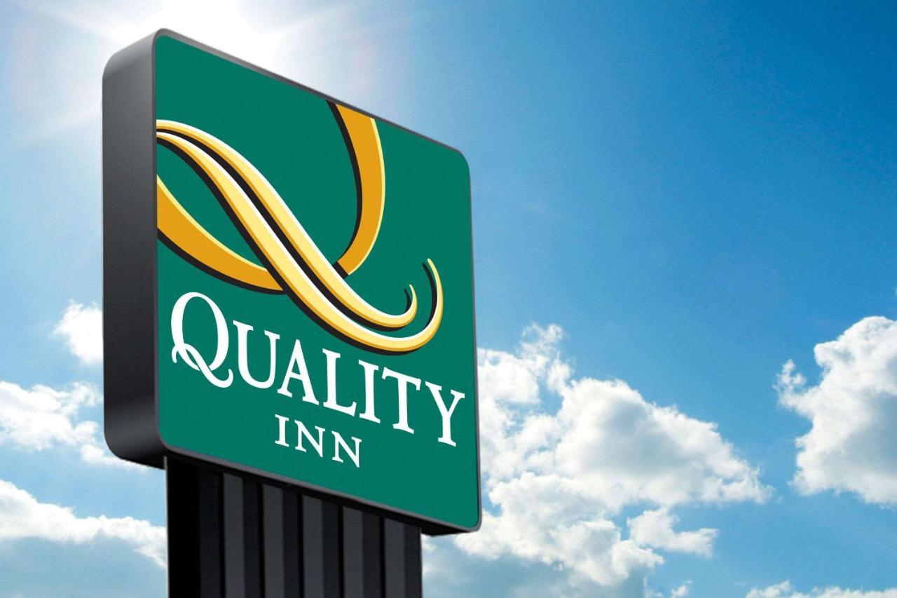 מונטיגל Quality Inn מראה חיצוני תמונה