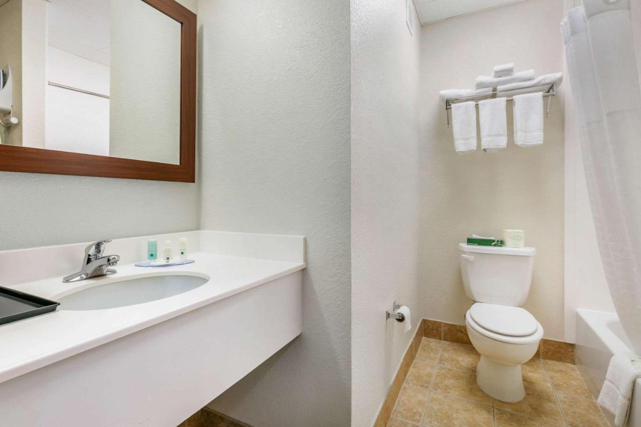מונטיגל Quality Inn מראה חיצוני תמונה