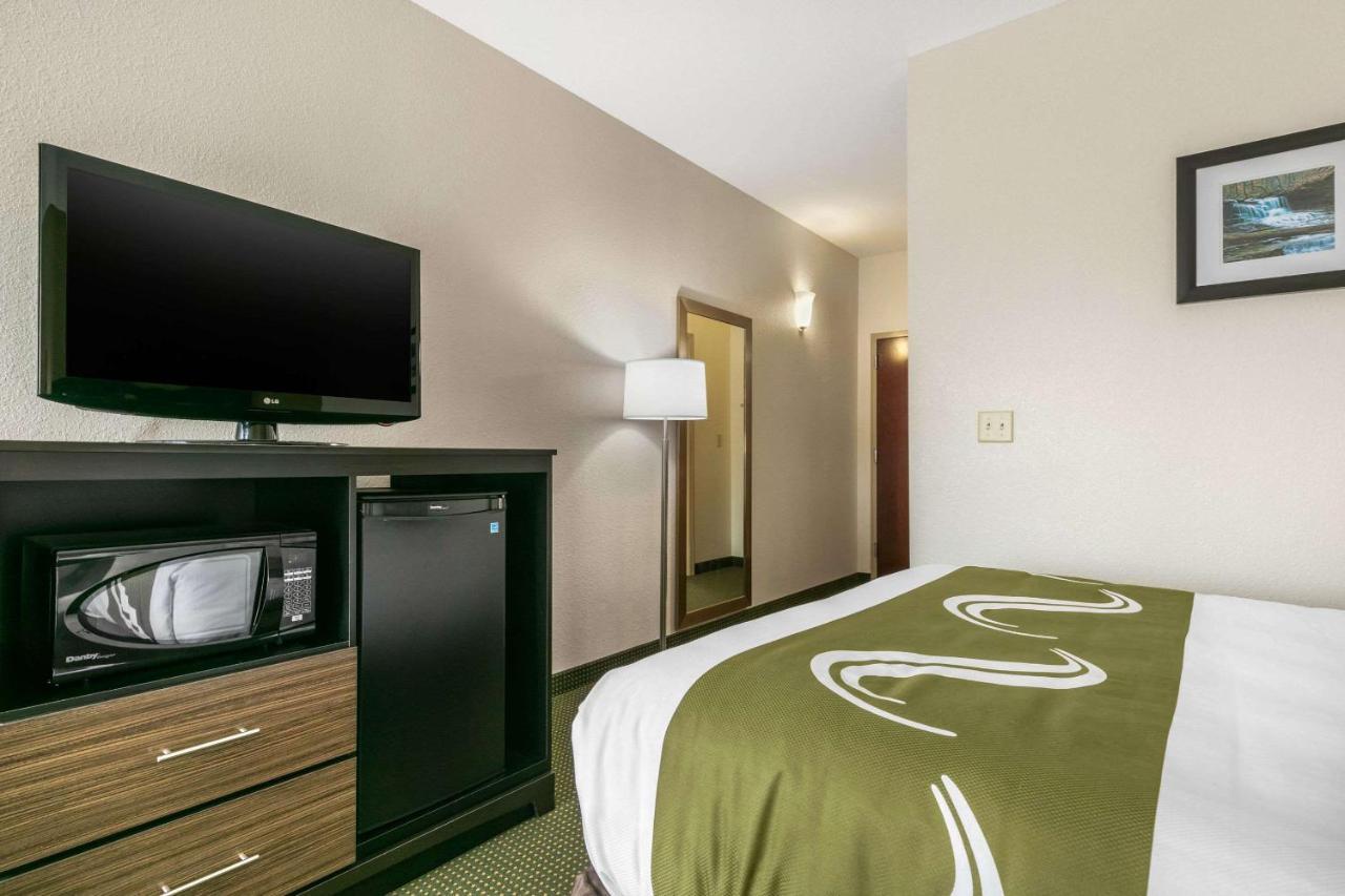 מונטיגל Quality Inn מראה חיצוני תמונה
